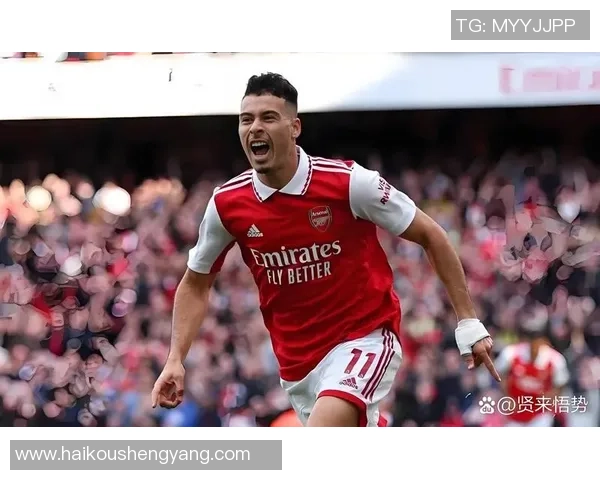 足球场上的演技大师:那些让人惊叹的明星球员表演瞬间 足球场上的演技大师:那些让人惊叹的明星球员表演瞬间