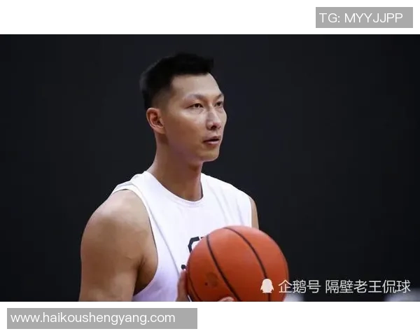 足球明星亲自洗鞋视频曝光引发球迷热议与感动